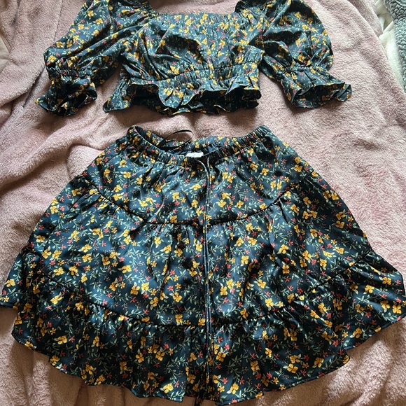 Sabo Skirt Dresses & Skirts - Sabo Skirt floral ruffle set
